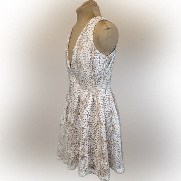 NWOT Lulus Lace Overlay Mini Dress - Picture 3 of 5